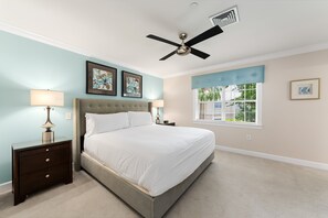 3 makuuhuonetta, pillowtop-patjalliset sängyt, silitysrauta/-lauta