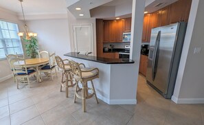 Interior - A Bit O’ Poolside Paradise! (Bonita Springs)