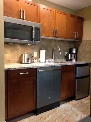 Fridge, microwave, dishwasher, coffee/tea maker