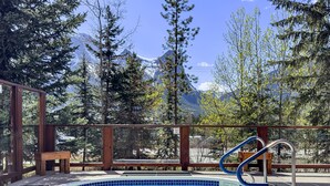Unclassified image, 2 of 20, button - Adorable mountain studio  (Canmore)