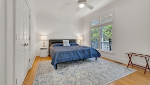 5 bedrooms, WiFi, bed sheets