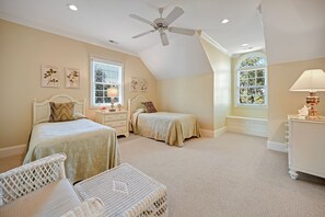 5 bedrooms, WiFi, bed sheets