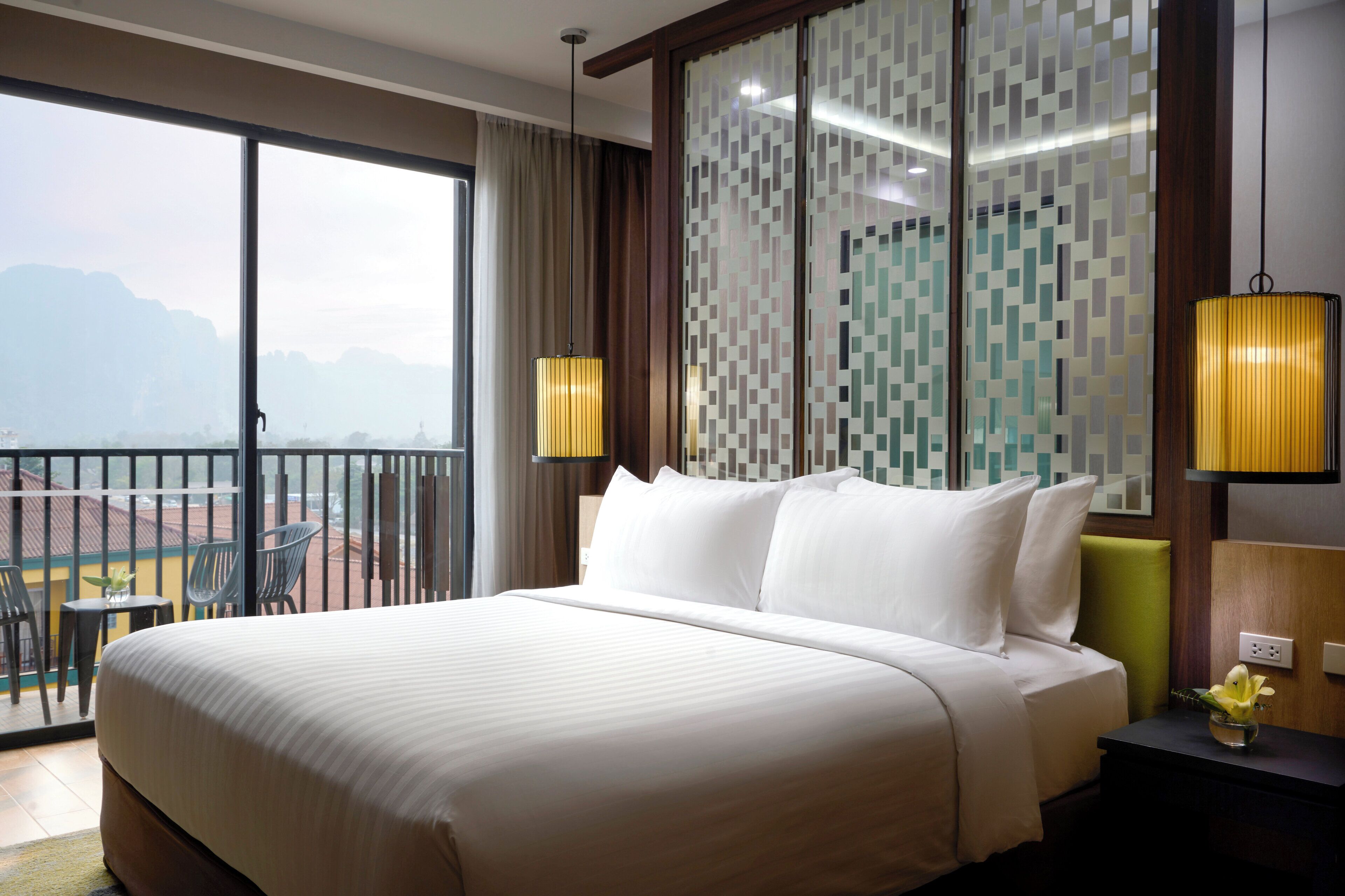 Deluxe Room, 1 King Bed, Balcony, City View | Premium bedding, minibar, in-room safe, individually furnished