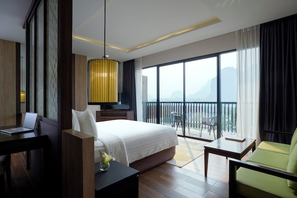 Premium bedding, minibar, in-room safe, individually furnished