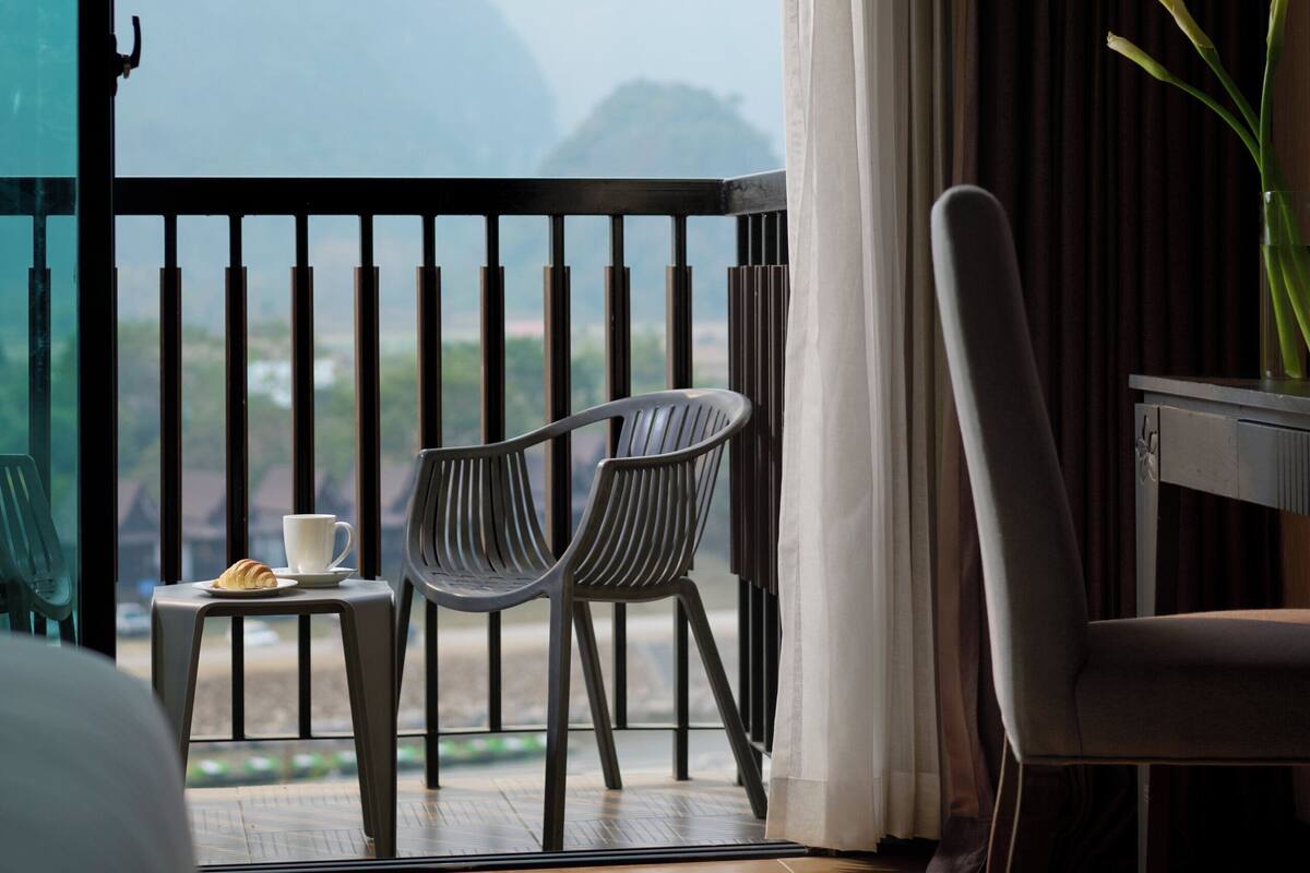 Hochwertige Bettwaren, Minibar, Zimmersafe, Schreibtisch