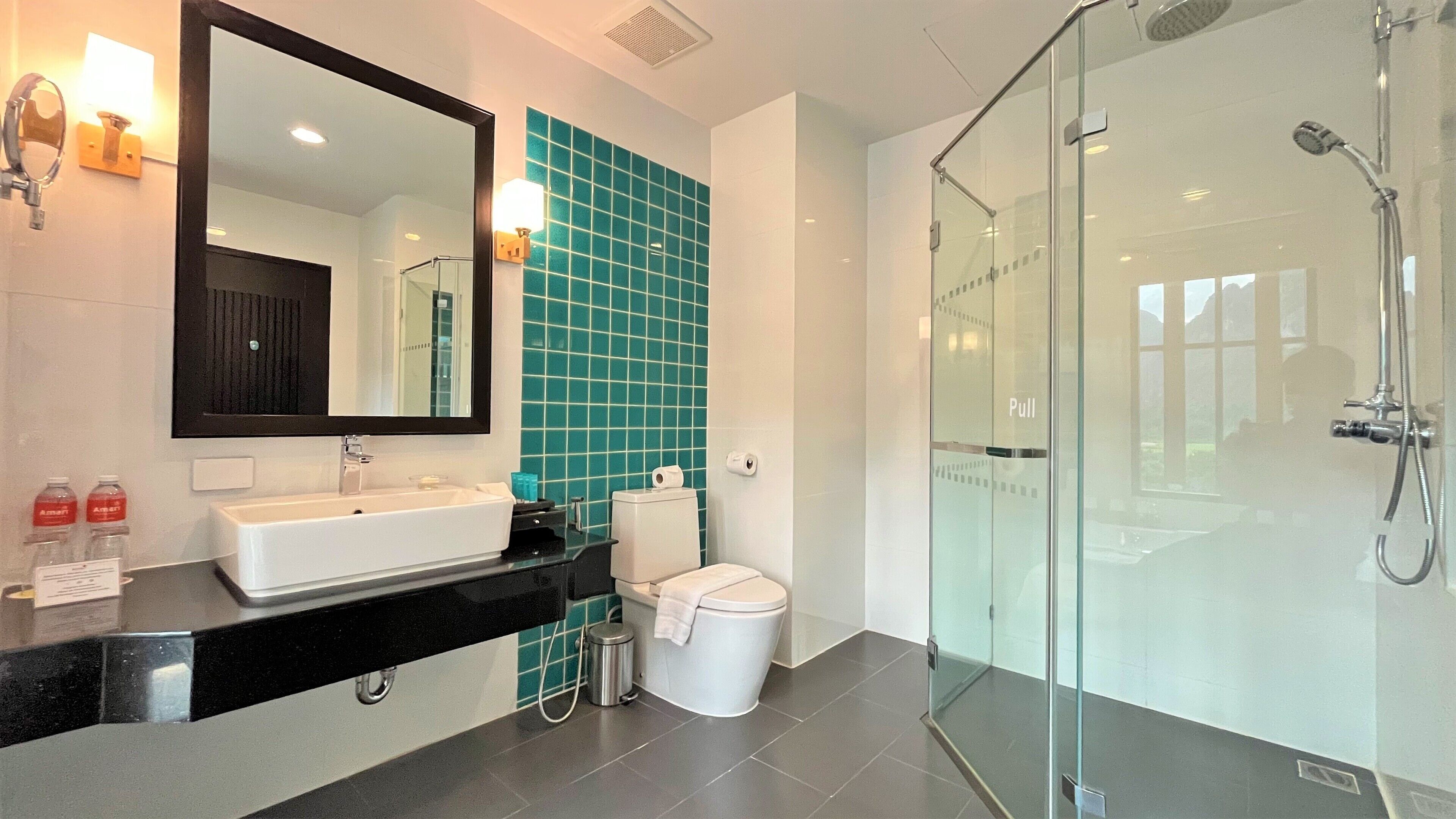 suite, 1 bedroom, balcony, river view | bathroom | free toiletries, hair dryer, bathrobes, slippers