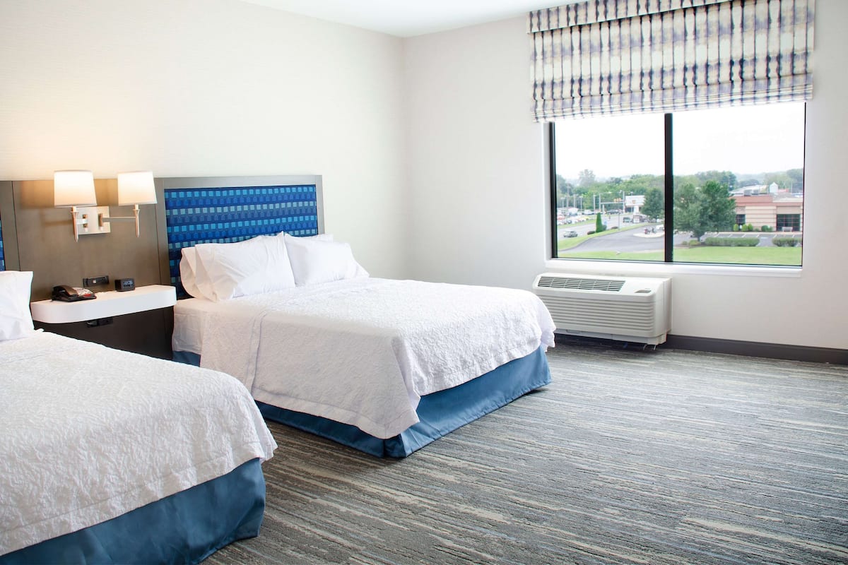 Room, 2 Queen Beds, Accessible, Bathtub (Hearing & Mobility) | In-room safe, desk, cribs/infant beds, free WiFi