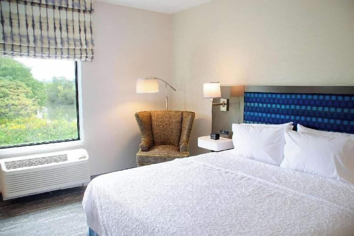 In-room safe, desk, cots/infant beds, free WiFi