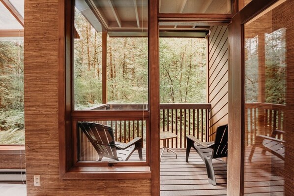 Interior - 84SW - Sauna - Soaker Tub - Fireplace - Sleeps 6 by RedAwning (Glacier)