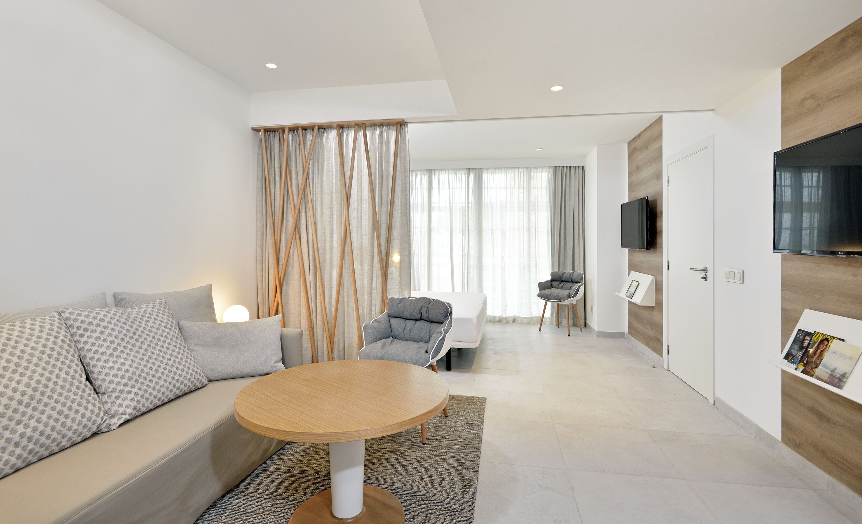 1 bedroom, egyptian cotton sheets, premium bedding, free minibar items