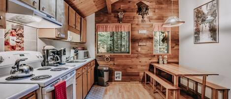 冷蔵庫、電子レンジ、オーブン、食器洗い機