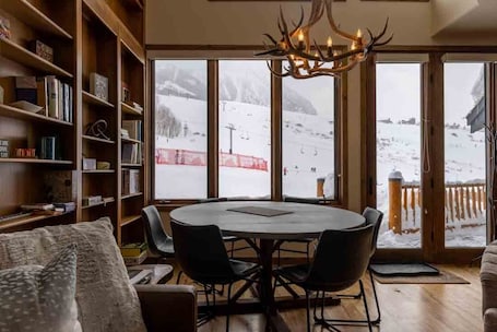 Interior. Luxury SKI IN/SKI OUT! Ski Locker, Close to West Wall Lift