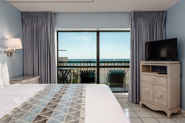 2 bedrooms, iron/ironing board, internet, bed sheets