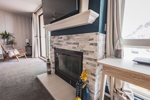 Smart TV, fireplace, DVD player, table football