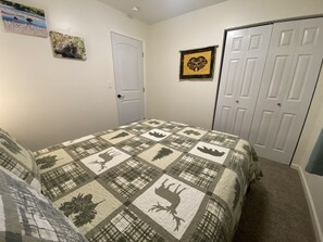 1 dormitorio, tabla de planchar con plancha, wifi gratis y ropa de cama