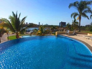 Outdoor pool, open 8:00 AM to 9:00 PM, pool loungers - Condo Carla Marina (Mazatlán)