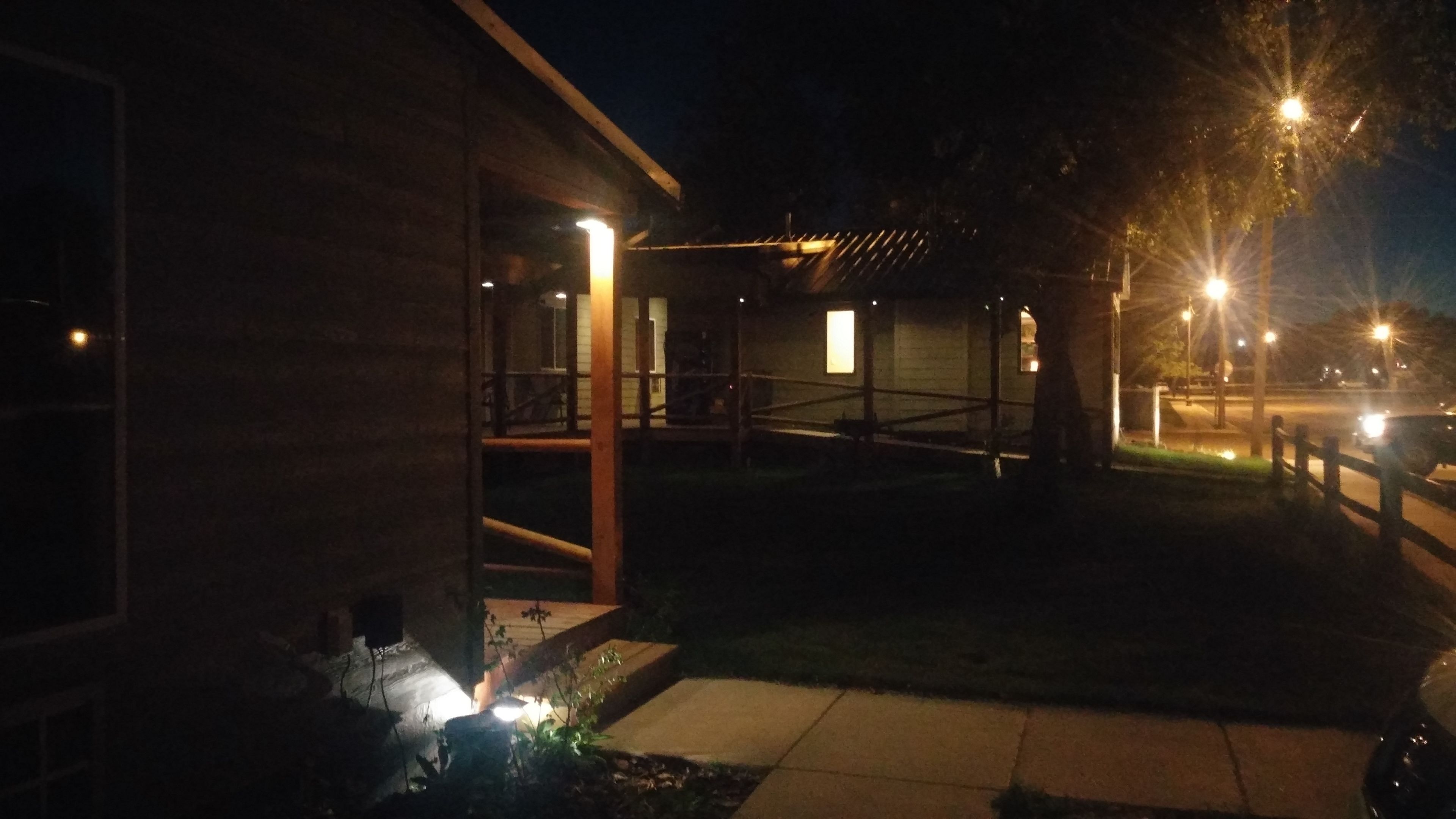 Standaard kamer, 2 queensize bedden, niet-roken (Two-Queens Express/Room 8) | Uitzicht op de binnenplaats