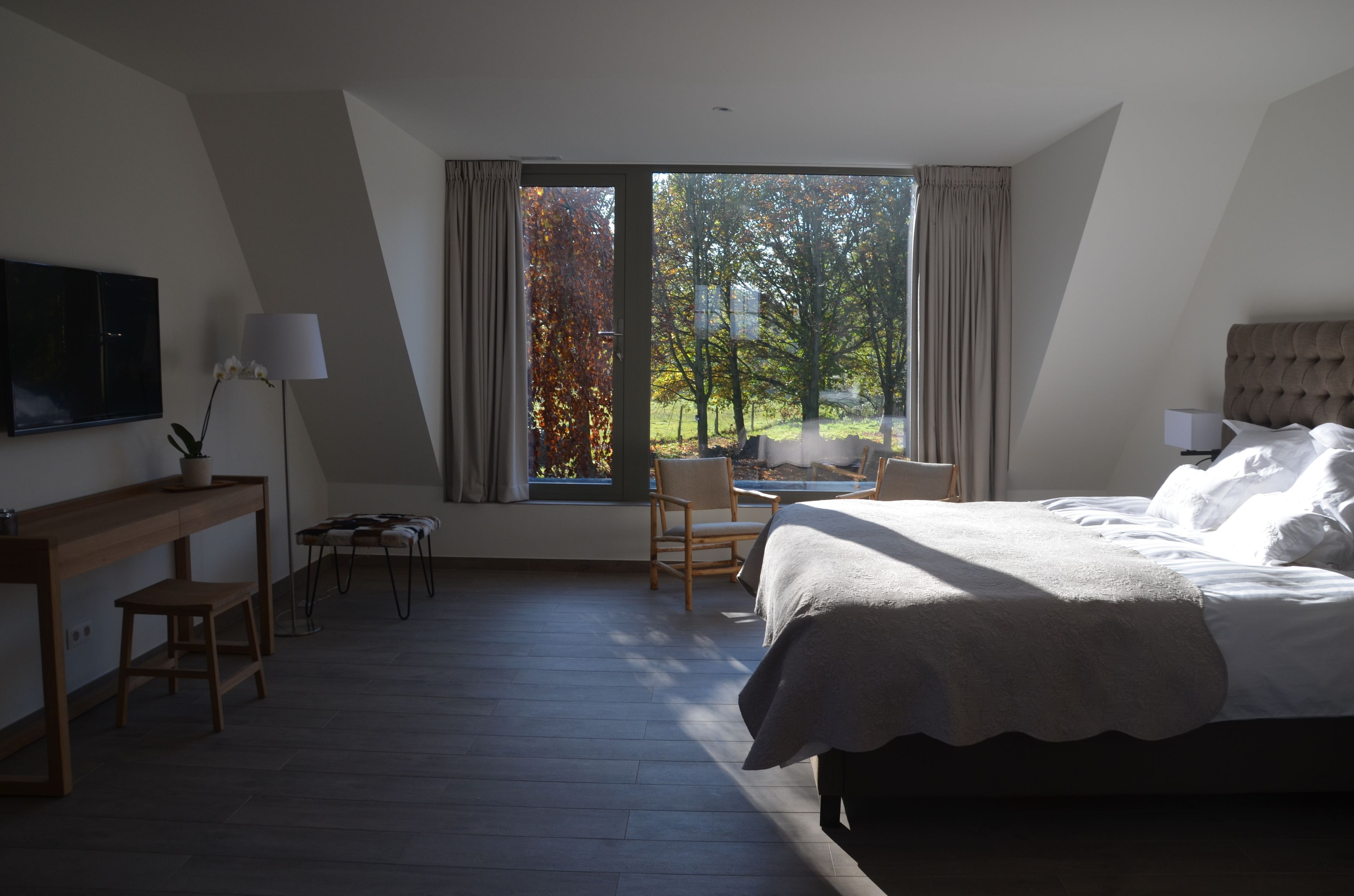 ห้องดีลักซ์ดับเบิล, วิวสวน (Beuk) | เครื่องนอนระดับพรีเมียม, ตู้นิรภัยในห้องพัก, โต๊ะทำงาน