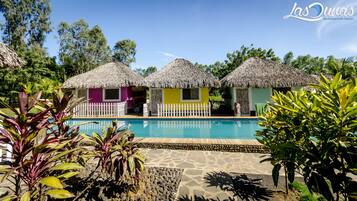 حمّام سباحة خارجي، مقاعد للتشمس