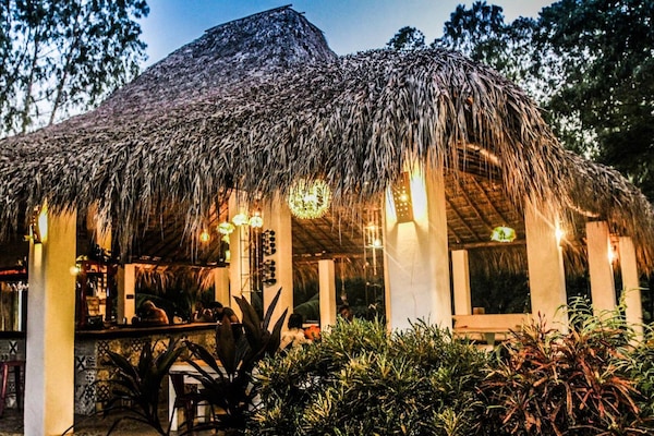 Frühstück, Mittagessen, Abendessen, Blick auf den Pool