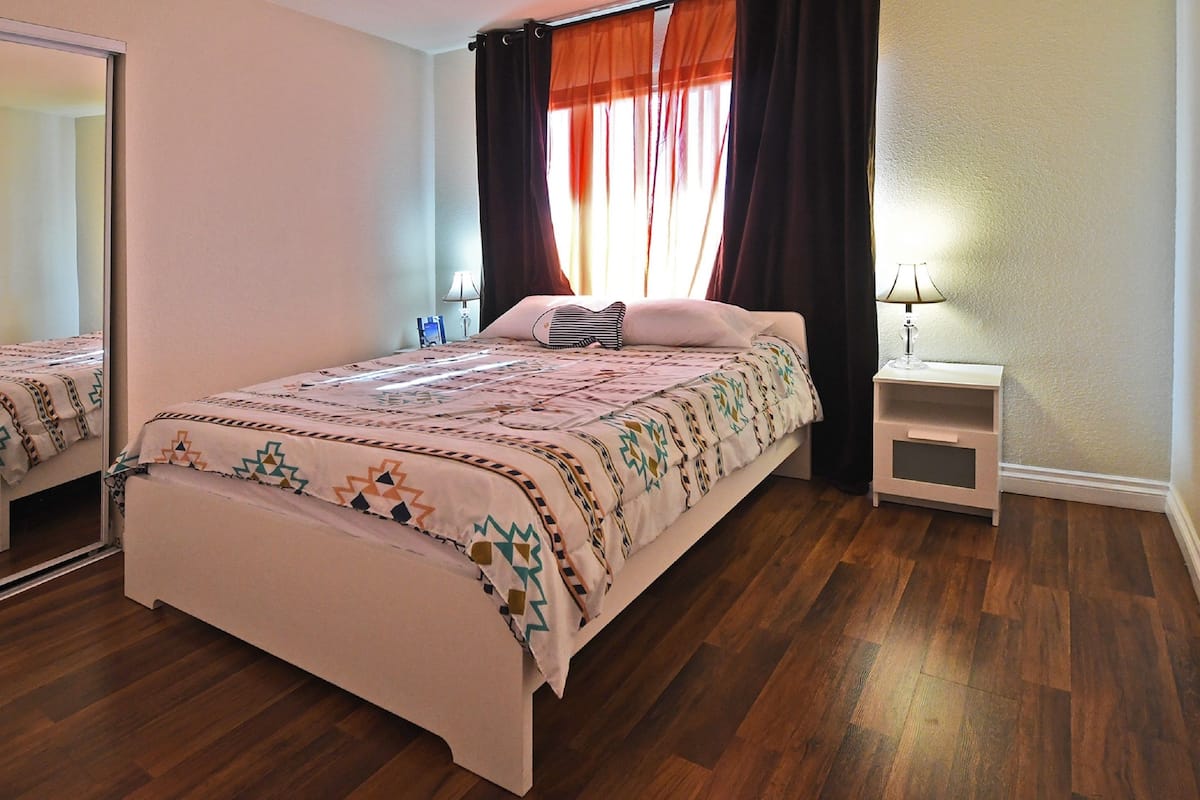 Comfort Suite, 3 Bedrooms, Kitchen, Mountain View