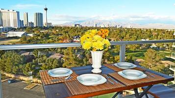 Suite Comfort, 2 kamar tidur, dapur, pemandangan gunung | Balkon