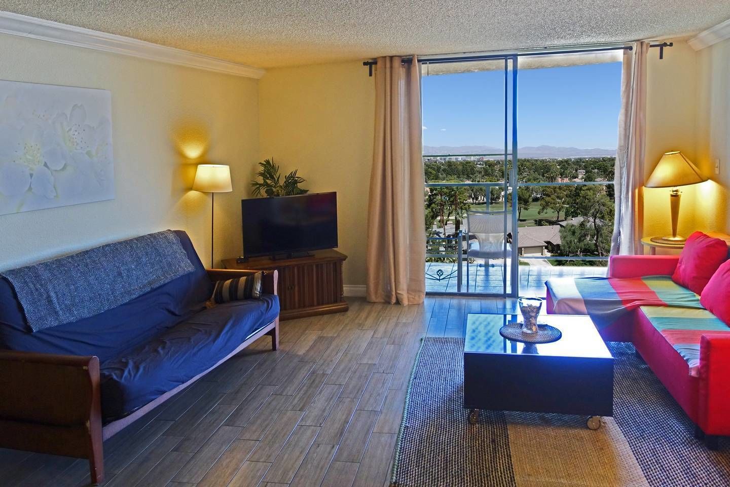 Suite Comfort, 2 kamar tidur, dapur, pemandangan gunung | Area keluarga | TV layar datar dan perapian