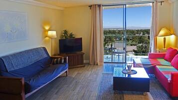 Suite Comfort, 2 kamar tidur, dapur, pemandangan gunung | Area keluarga | TV layar datar dan perapian