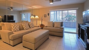 Suite Confort, 2 habitaciones, cocina, vista a la montaña | Área de sala de estar