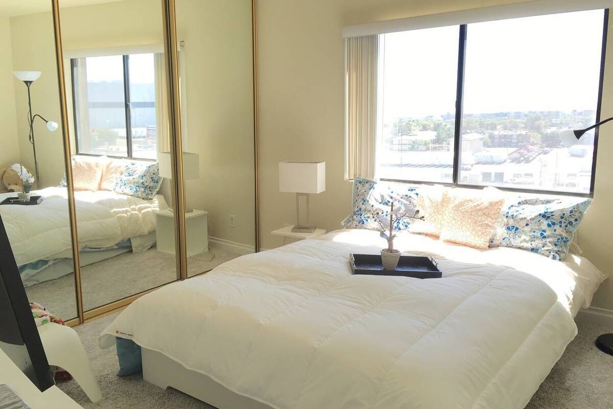Comfort Suite, 2 Bedrooms, Kitchen, Mountain View | 1 bilik tidur, meja, seterika/papan seterika, Wi-fi percuma