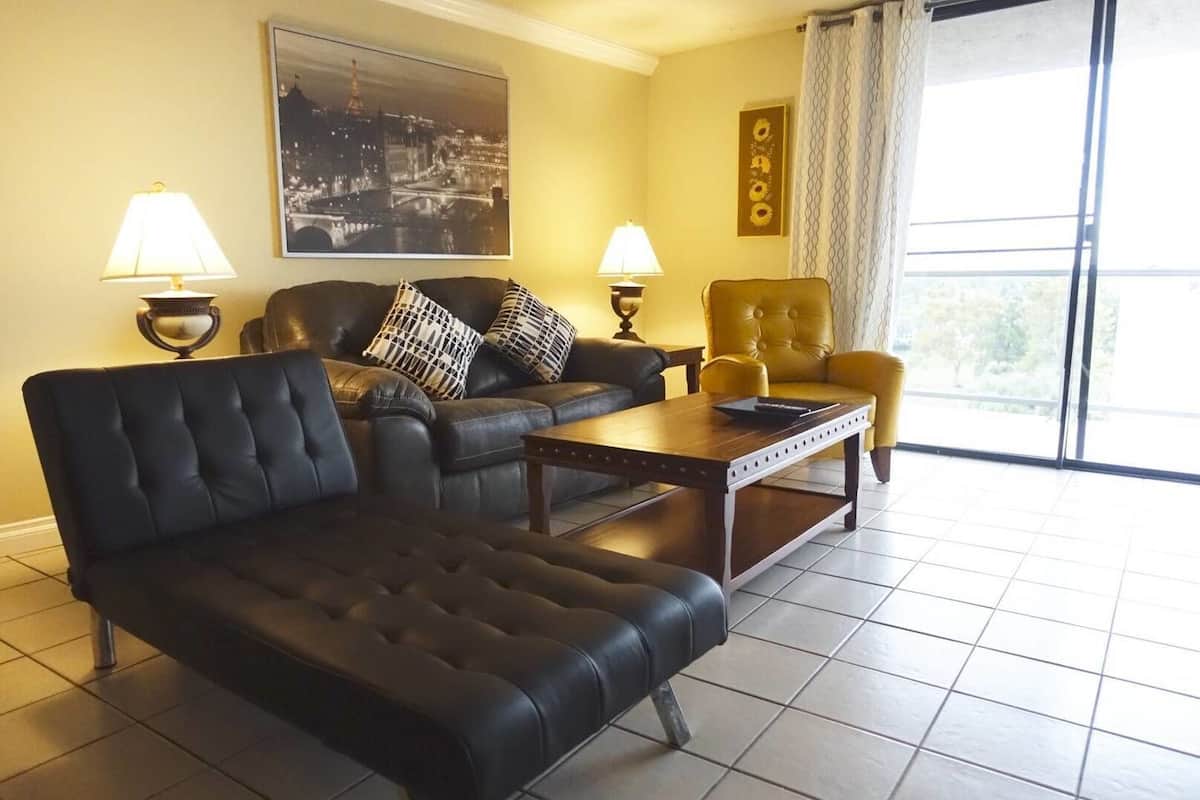 Comfort Suite, 2 Bedrooms, Kitchen, Mountain View