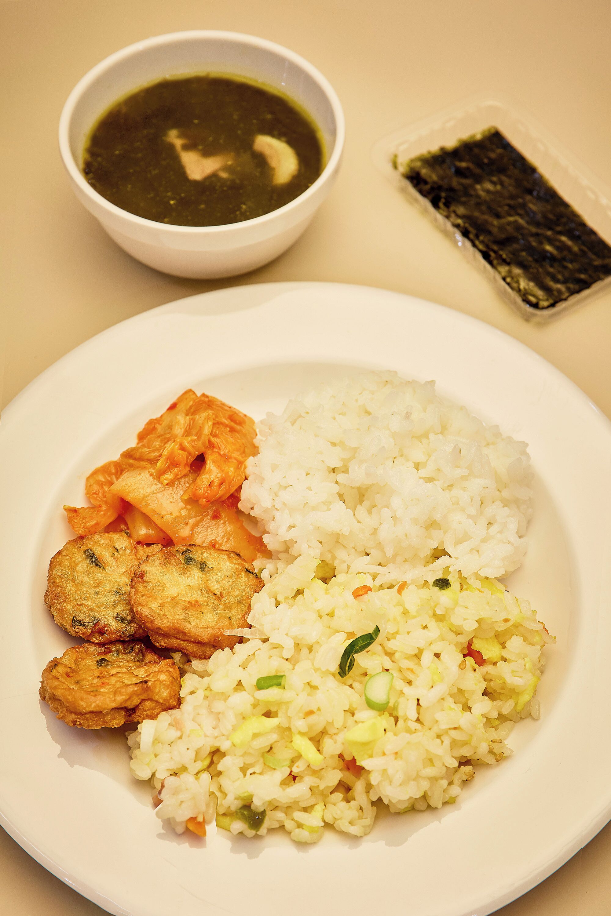 daily buffet breakfast (krw 20000 per person)