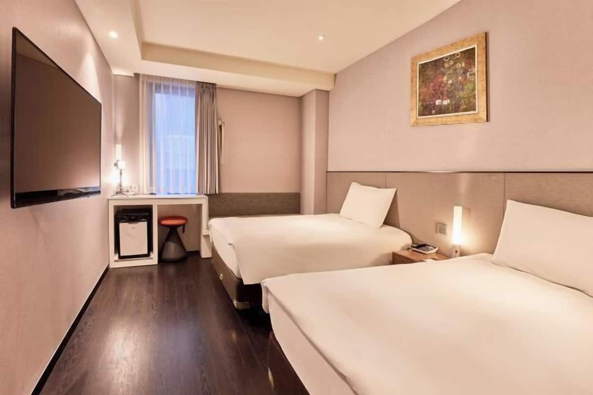 In-room safe, desk, soundproofing, iron/ironing board