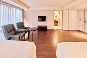 Suite | Zimmersafe, Schreibtisch, schallisolierte Zimmer, Bügeleisen/Bügelbrett
