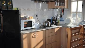 Apartment, Balcony | Private kitchen | Fridge, microwave