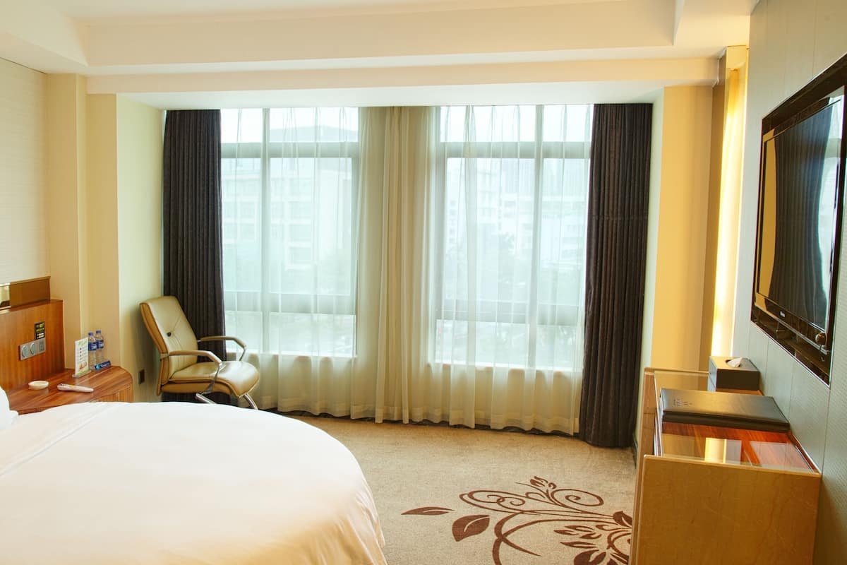 Signature Room (Round Bed) | Desk, free WiFi