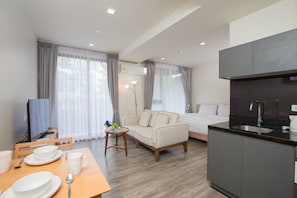 Studio | Living area