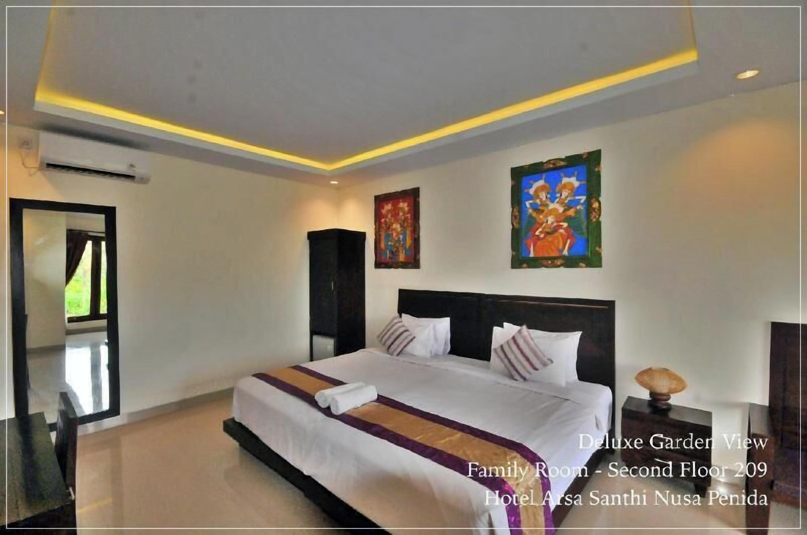 2 bedrooms, minibar, in-room safe, desk