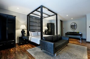 Phòng Suite Junior | Bộ trải giường bằng vải cotton Ai Cập, két bảo mật tại phòng 