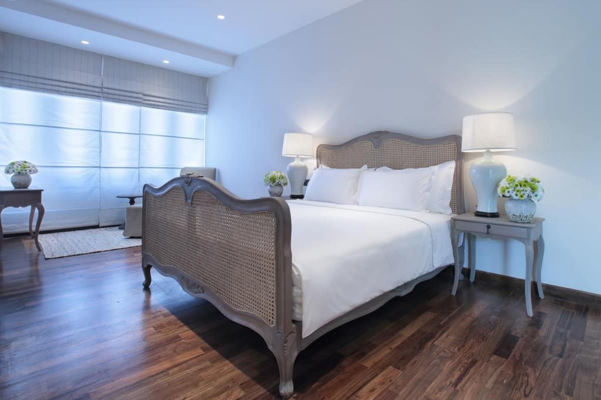 Deluxe Room (Room 6) | Egyptian cotton sheets, in-room safe, iron/ironing board, free WiFi