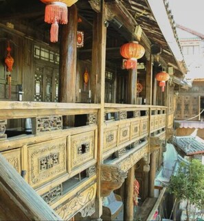 Staircase - Lijiang Shanju Zuihuayin Inn (Lijiang)