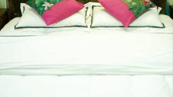 Individually decorated, desk, free WiFi