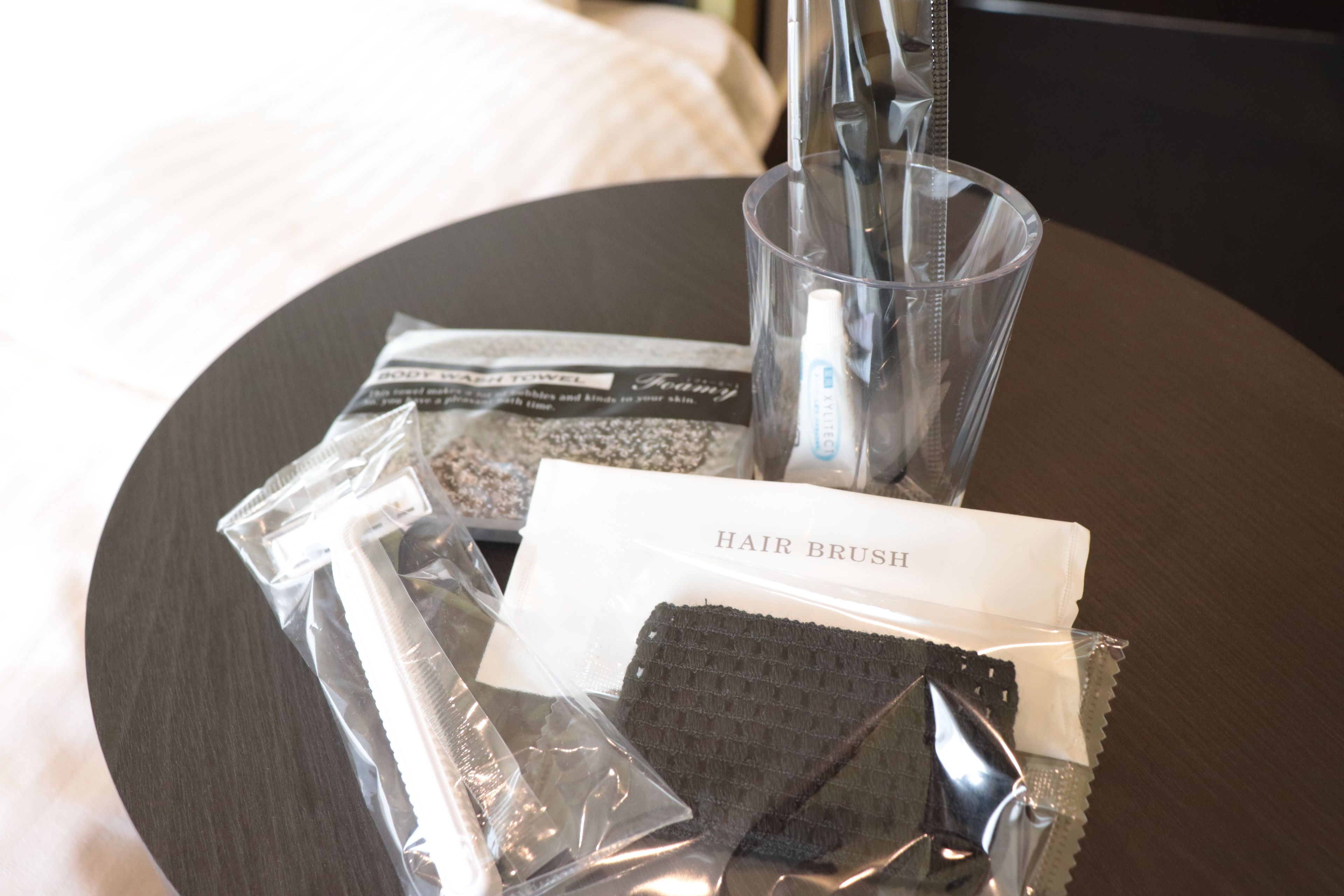 combined shower/bathtub, deep-soaking bathtub, free toiletries