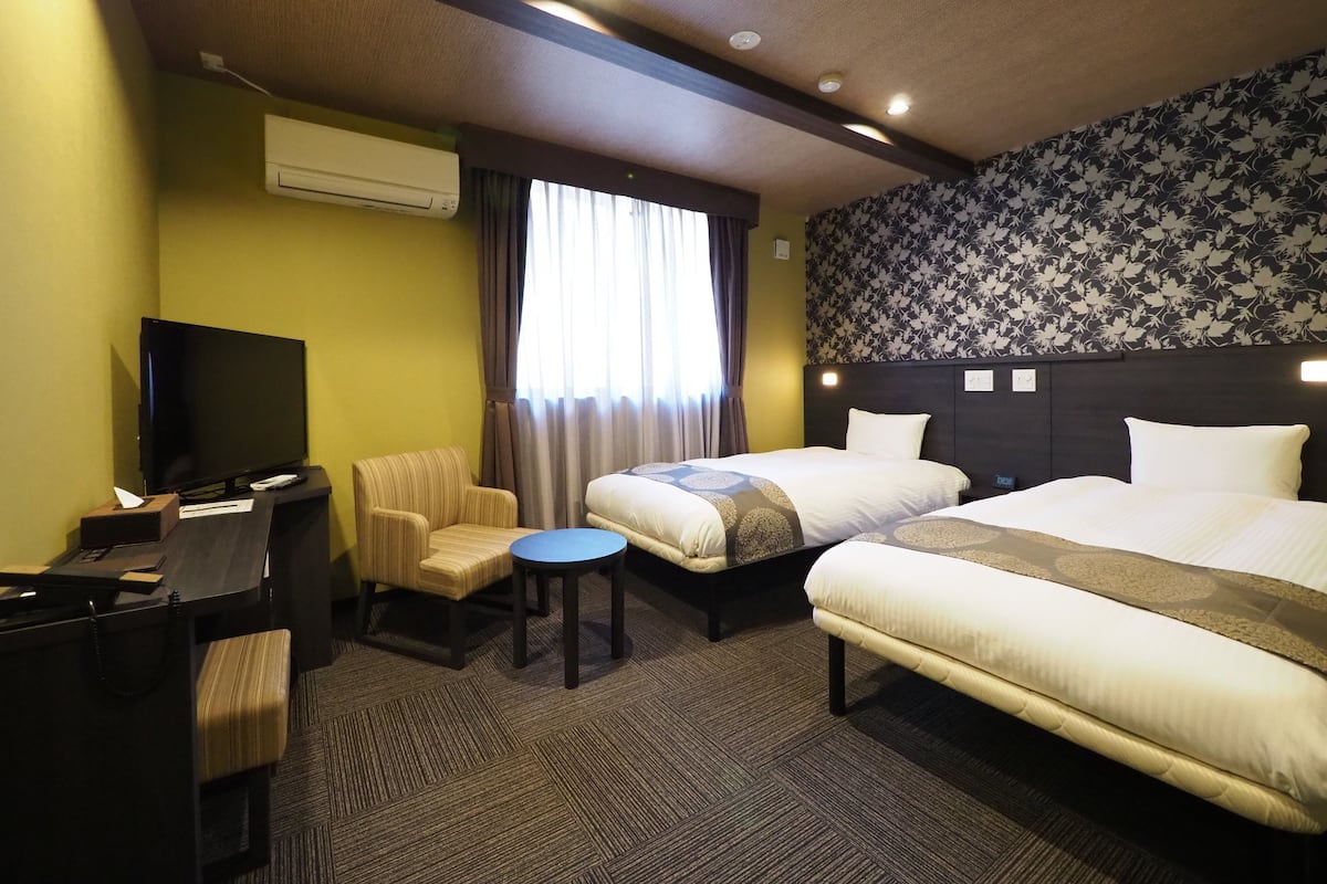 Kamar Twin Deluks, Bebas Asap Rokok (Main Building) | Meja kerja, tirai kedap cahaya, Wi-Fi gratis, dan seprai linen