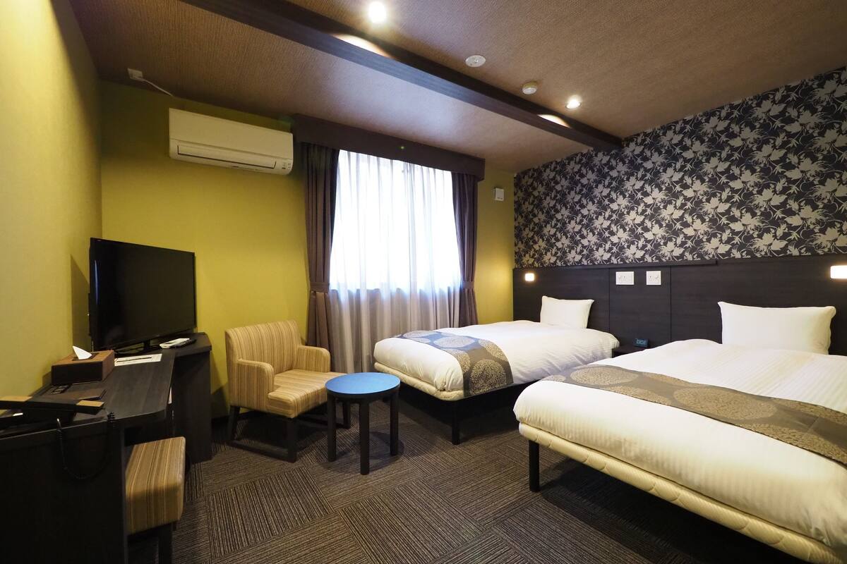 deluxe twin room, main building, non smoking | 1 bedroom, desk, blackout curtains, free wifi