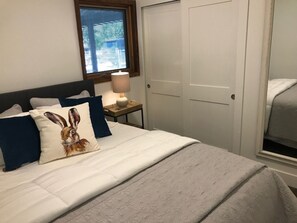 5 bedrooms, desk, iron/ironing board, travel cot