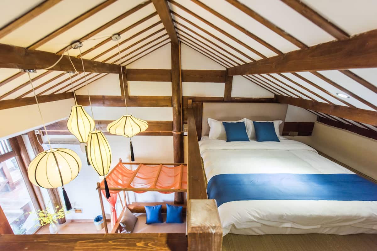 Triple Room | In-room safe, soundproofing, free WiFi, bed sheets