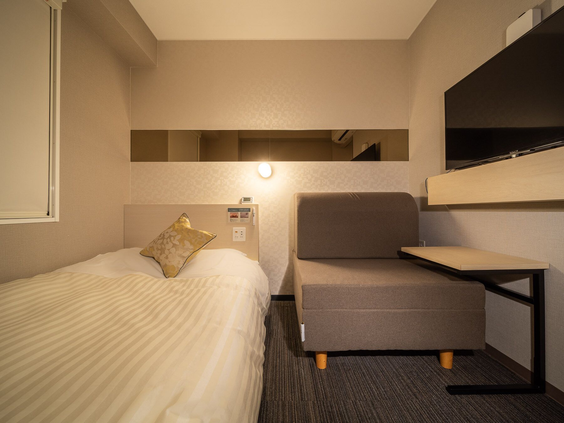 Blackout curtains, soundproofing, free WiFi