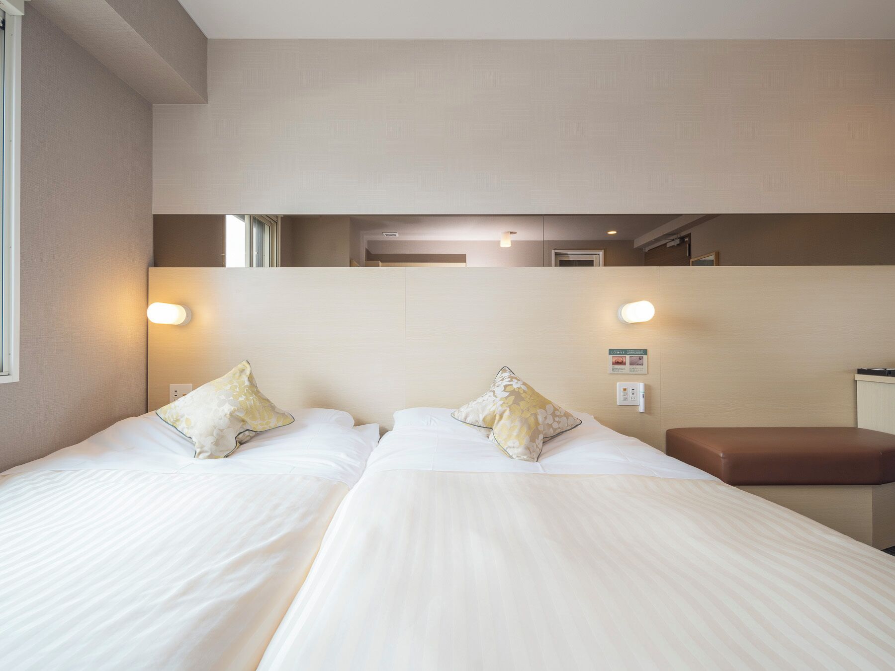 hollywood twin room | blackout curtains, soundproofing, free wifi