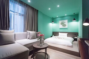 Elegant tatami | 1 bedroom, hypo-allergenic bedding, down duvets, desk